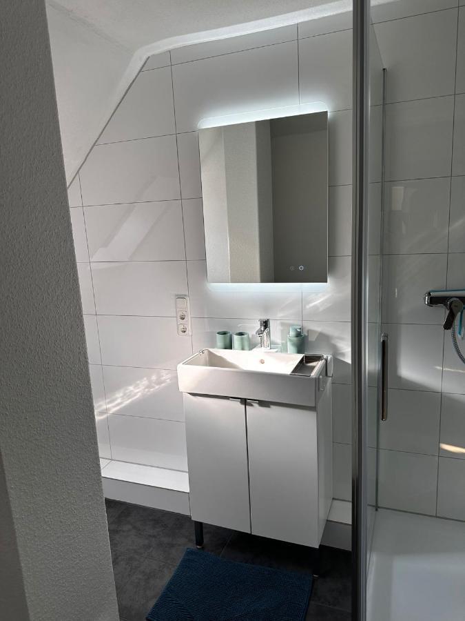 A&V Apartments Gemuetliche Rheinblick Wohnung Apt Daisy Duisbourg Extérieur photo
