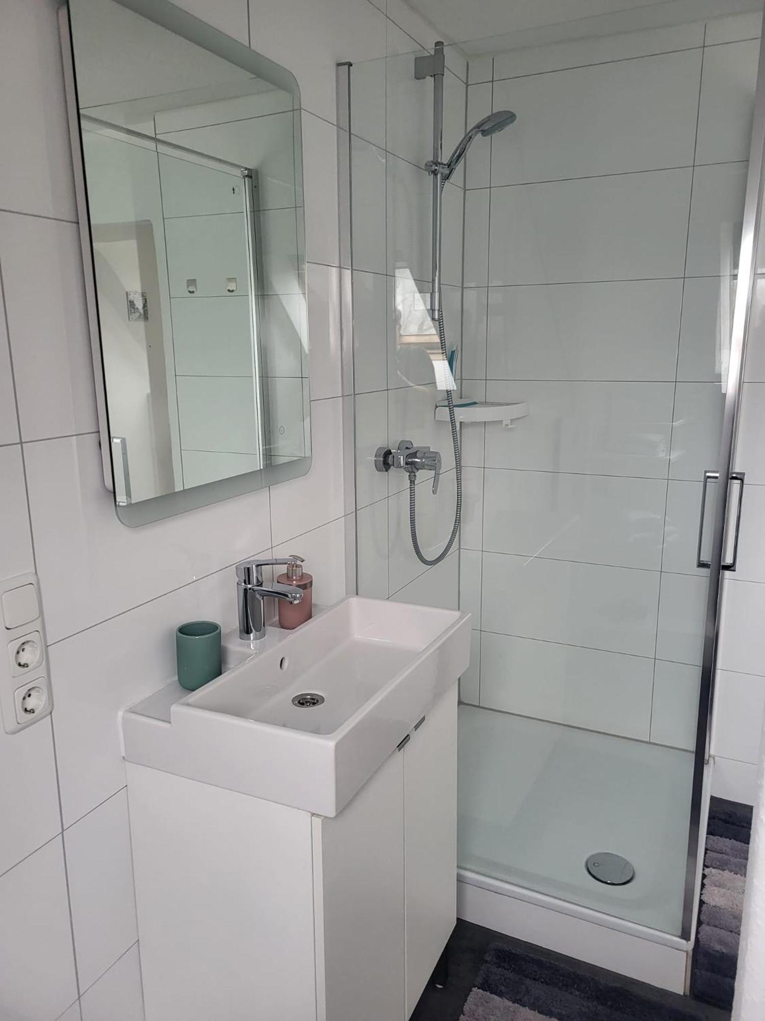 A&V Apartments Gemuetliche Rheinblick Wohnung Apt Daisy Duisbourg Extérieur photo